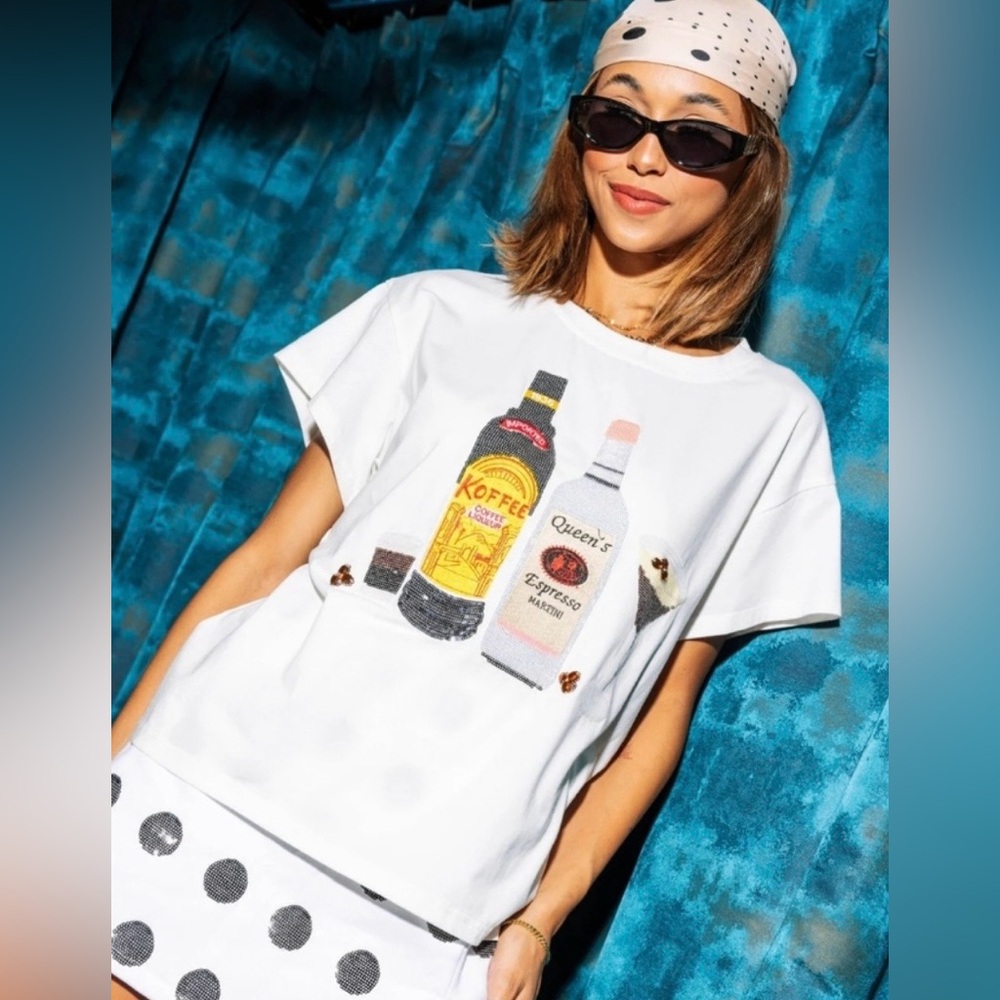 NEW Queen of Sparkles Espresso Martini Tee in White. Size XL